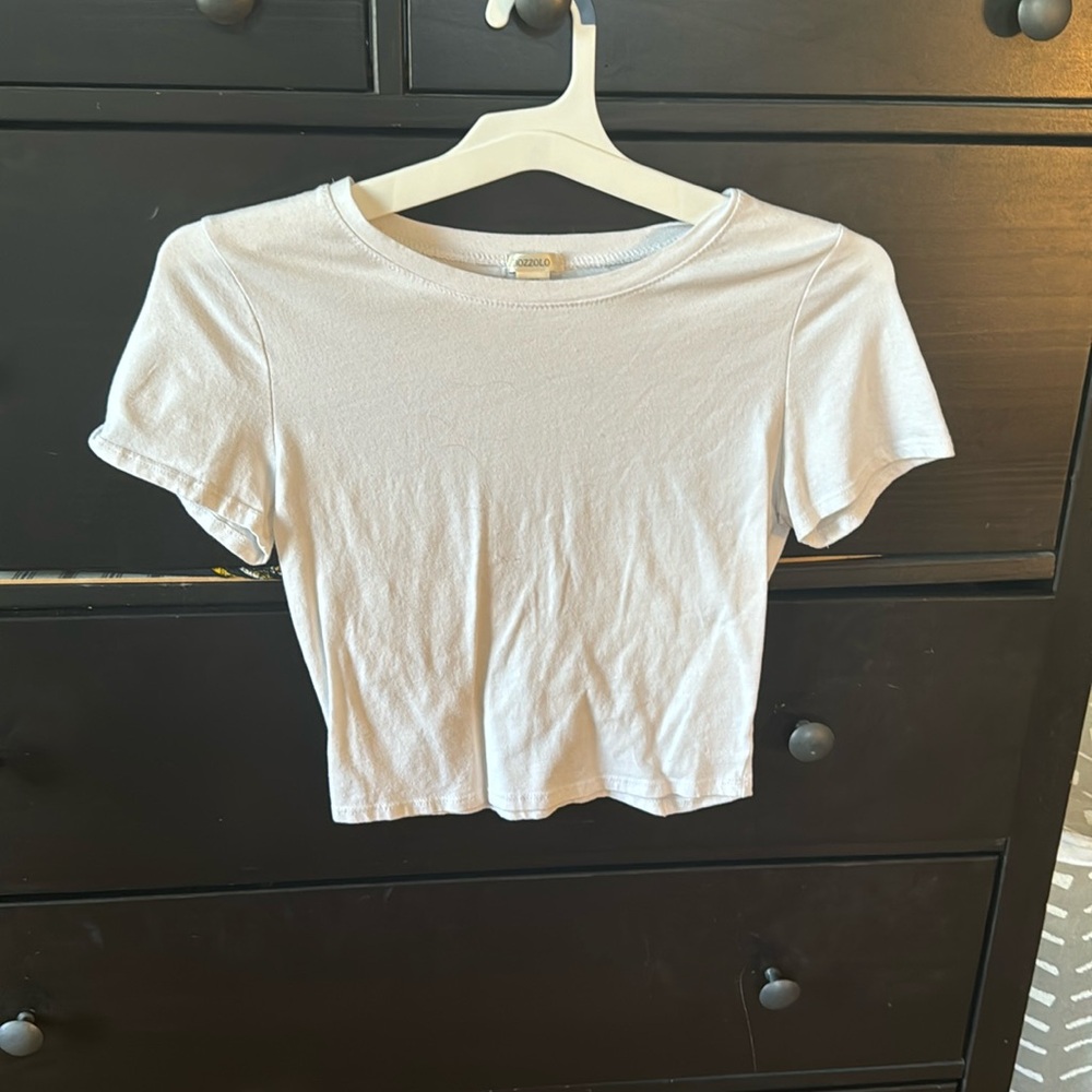 white tight fit tee shirt